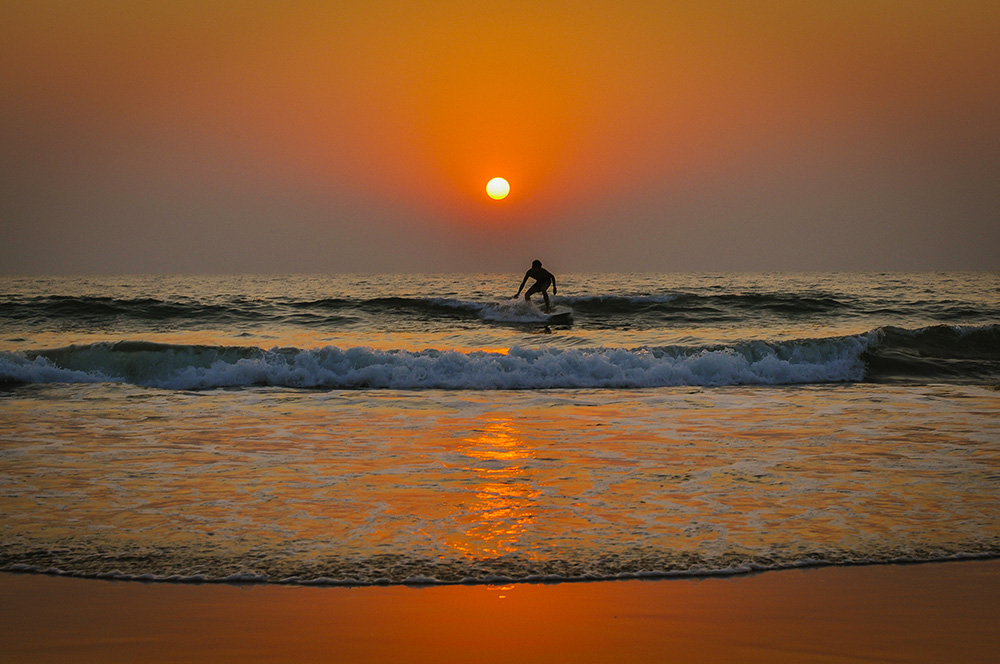 agonda-surfer